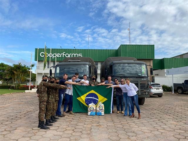 Caminhões carregados de donativos arrecadados por entidades do agro seguem para Angical; situação no município é crítica