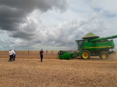 Comitiva de agricultores franceses visita o Brasil; grupo veio a convite do CCAB
