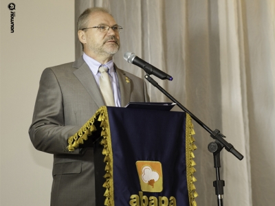 Cooperado Celestino Zanella assume presidência da Abapa