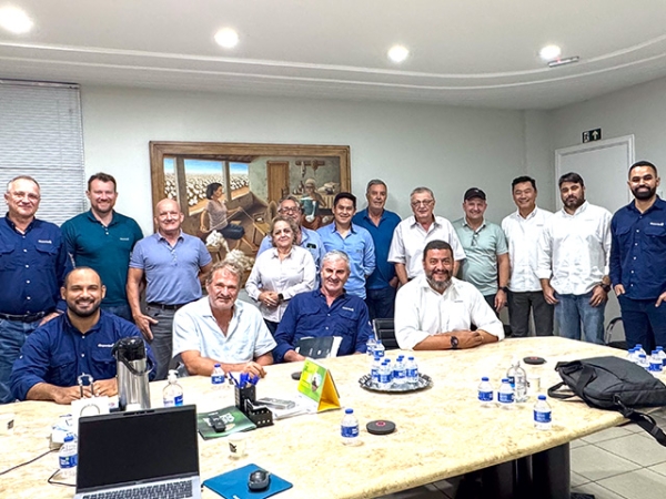 Cooperfarms apresenta resultados e estratégias a cooperados de Barreiras