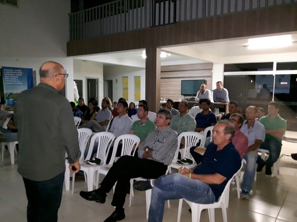 Mesa redonda discute controle de mosca branca no oeste baiano